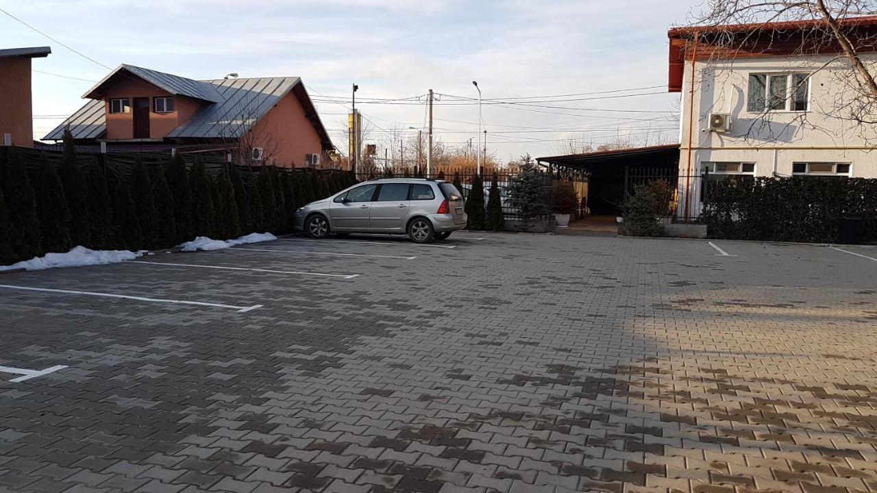 Hotel Viva Ploiesti Bagian luar foto